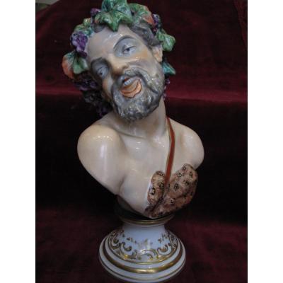 Figure De Bacchus Ou Satyre En Porcelaine De Capo Di Monti. S. XIX