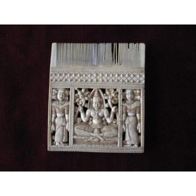 Comb Carved In Ivory. India Or Sri Lanka 18th Century