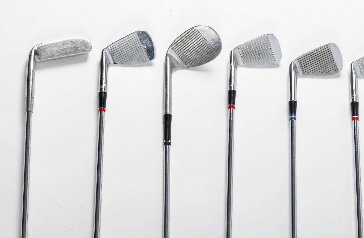 Suite Of 9 Golf Clubs From The 1960s.-photo-5