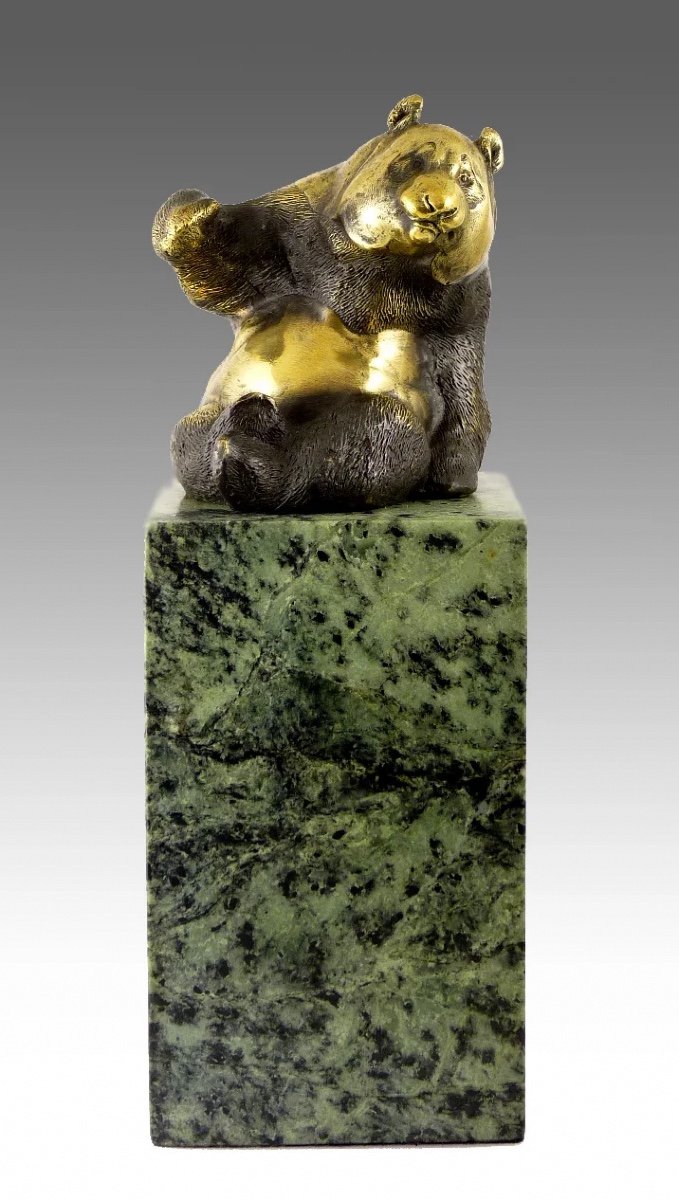 Gilt And Patinated Bronze Sculpture Representing A Panda, 20th Century.