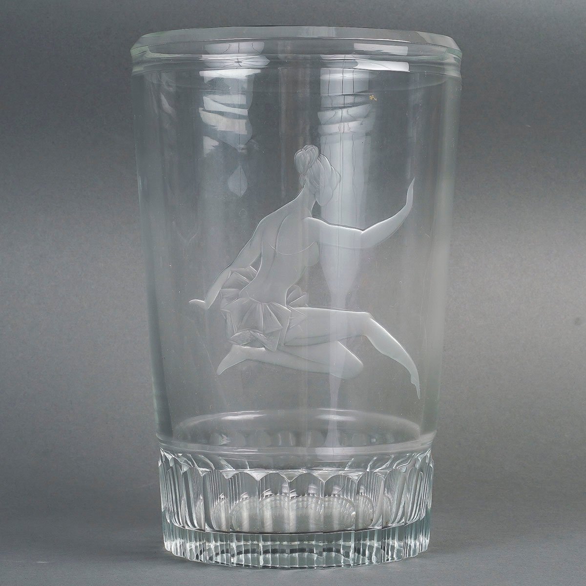 Vase In Cut And Engraved Crystal, Decor Of An Engraved Dancer, Signed, 20th Century.-photo-1
