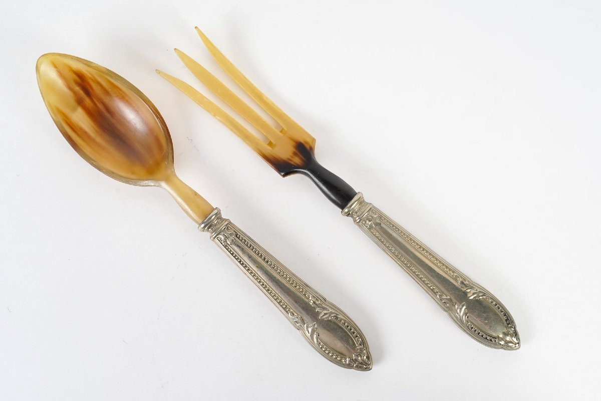 Pair Of Salad Cutlery In Silver Metal And Horn.