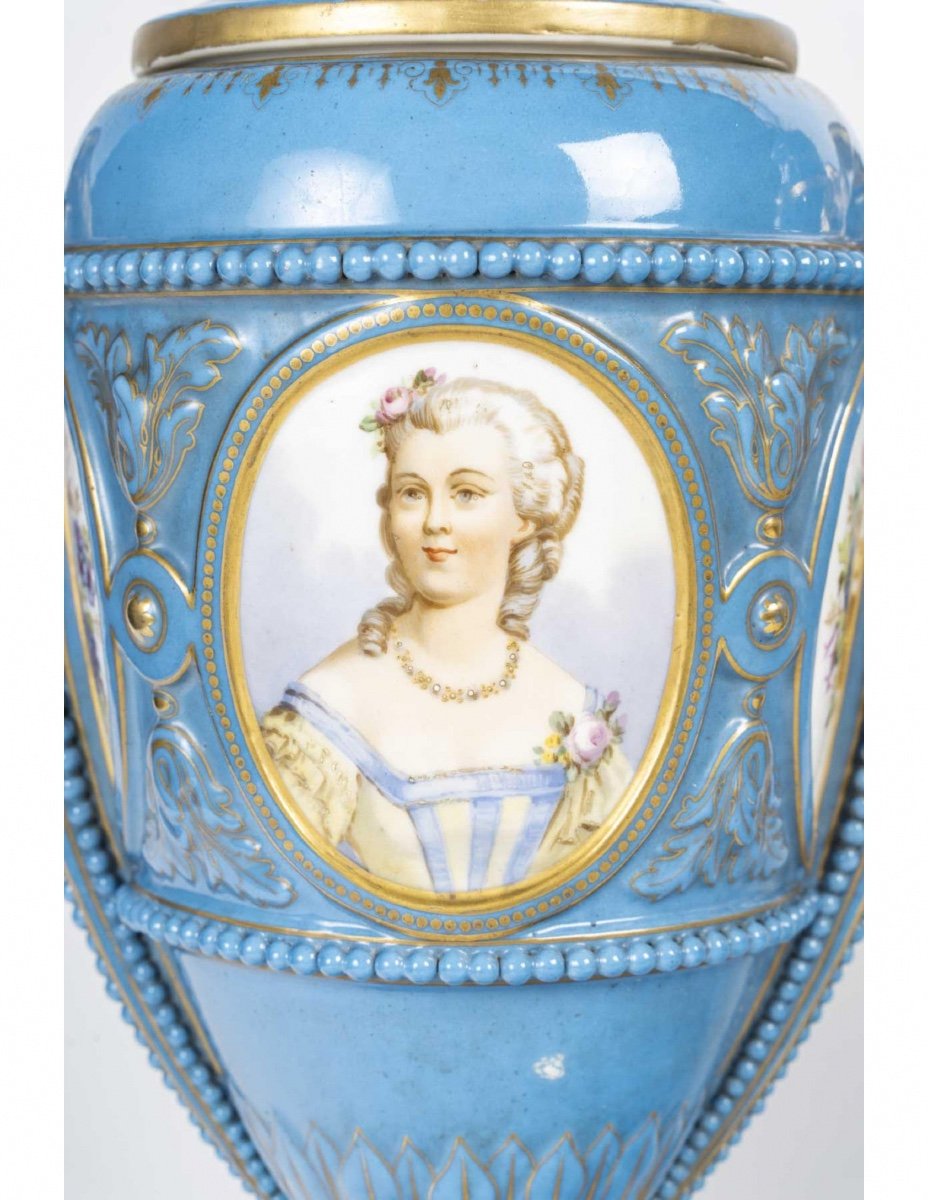 Paire De Vases Couverts En Porcelaine De Sèvres, XIXème Siècle, époque Napoléon III.-photo-2