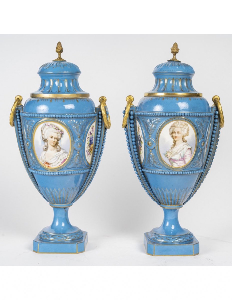 Pair Of Covered Vases In Sèvres Porcelain, 19th Century, Napoleon III Period.-photo-3