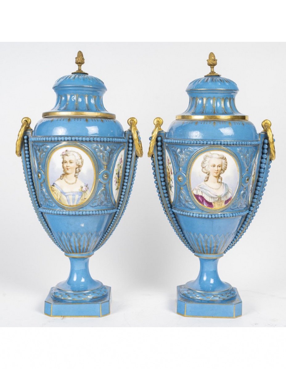 Pair Of Covered Vases In Sèvres Porcelain, 19th Century, Napoleon III Period.