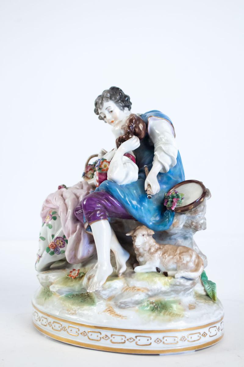 Porcelain Group Representative An Elegant With Her Courtesan, Earthenware In Antique Style-photo-3