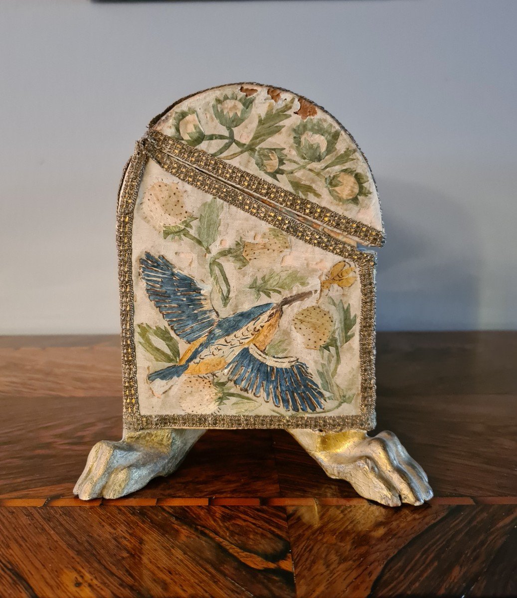 Silk-covered Casket With Decorations Depicting Birds. Tuscan Late 17th Century, Early 18th Cent-photo-2