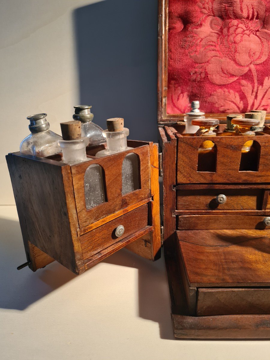 A Rare 18th Century Portable Apothecary Box-photo-3