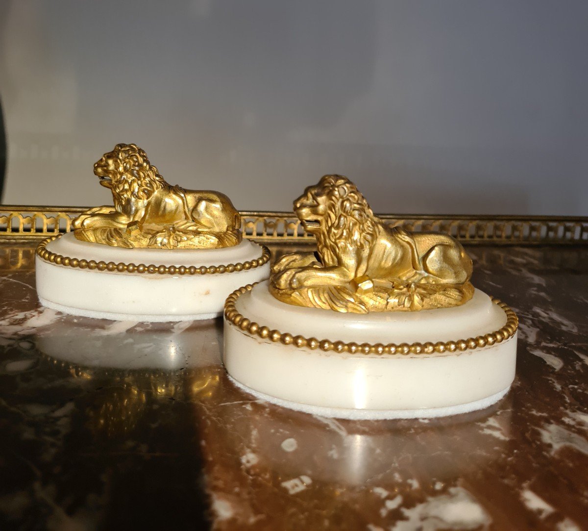 Pair Of 19th Century Neoclassical Gilded Bronze Lions-photo-3