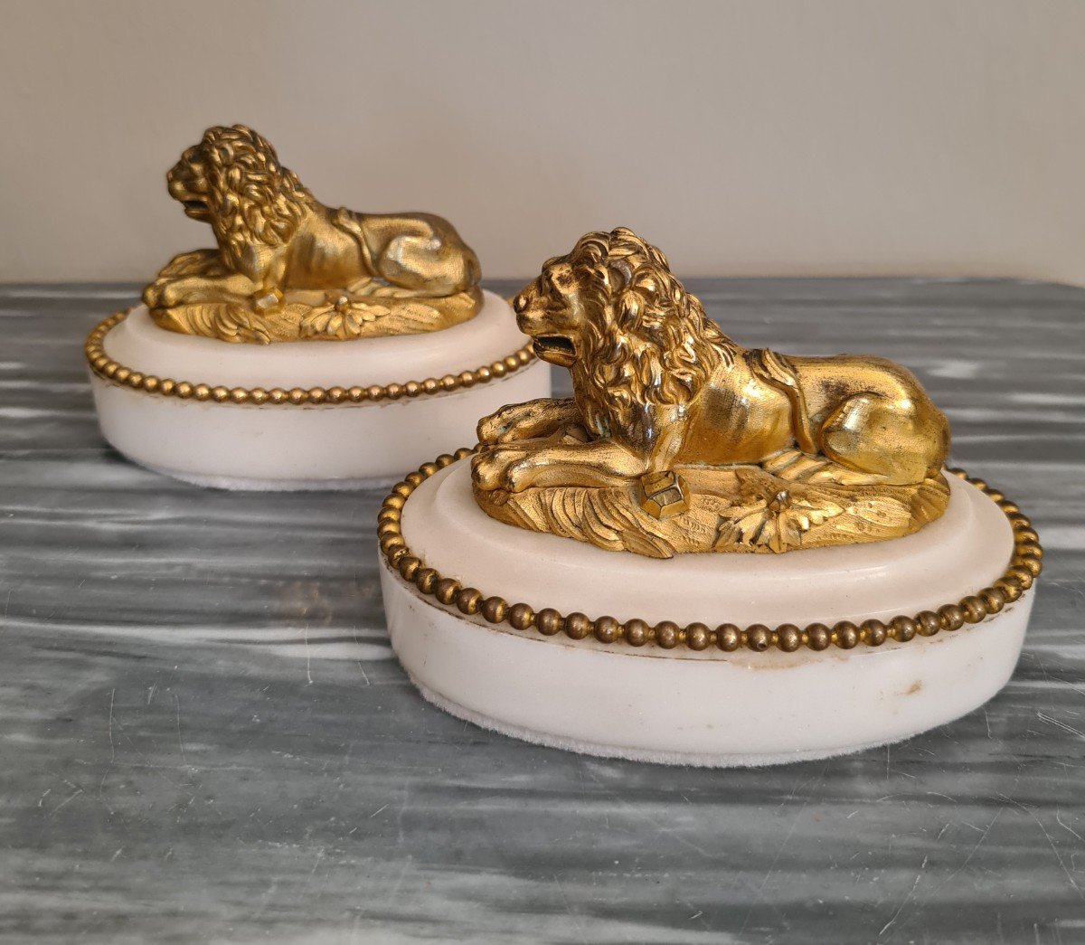 Pair Of 19th Century Neoclassical Gilded Bronze Lions-photo-4