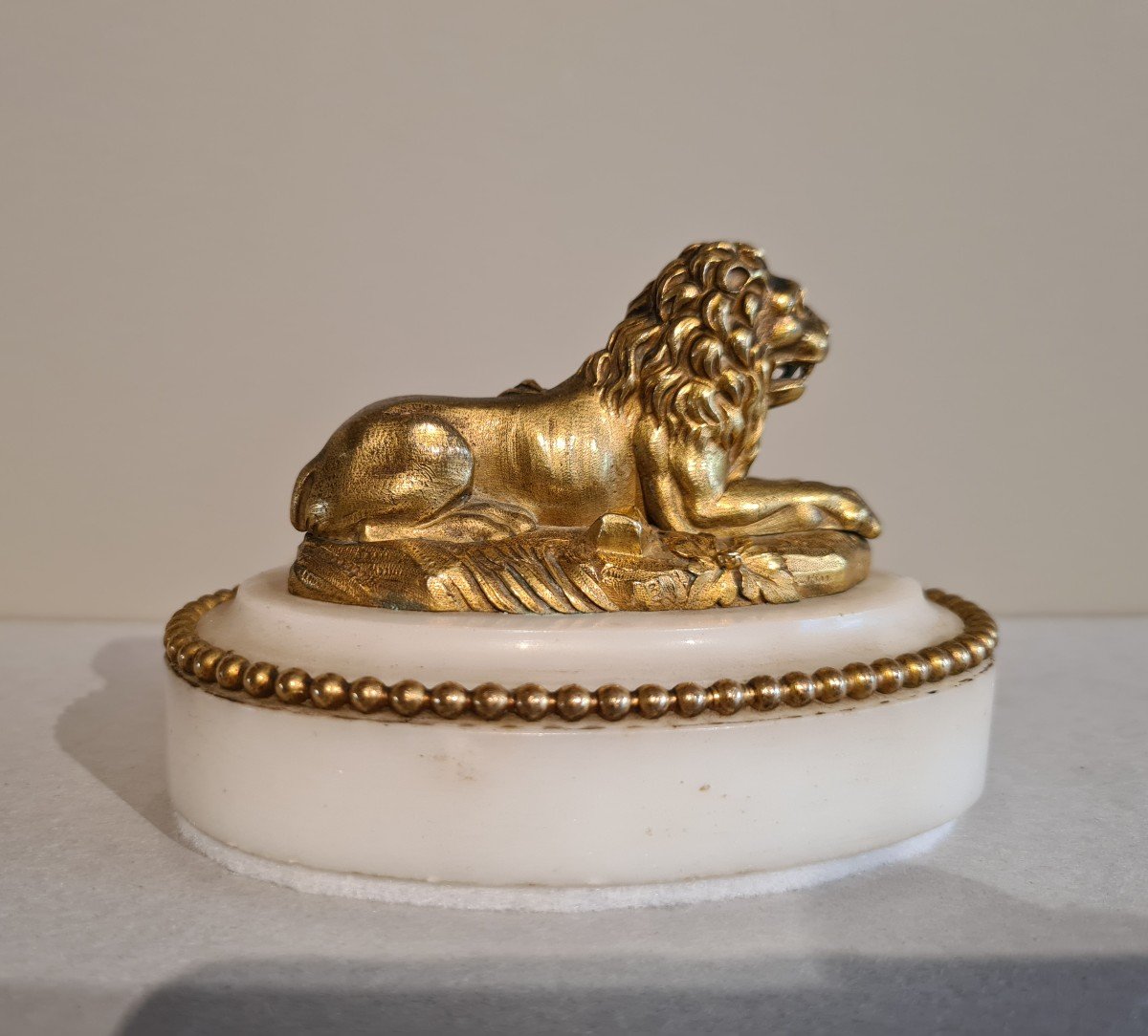 Pair Of 19th Century Neoclassical Gilded Bronze Lions-photo-3