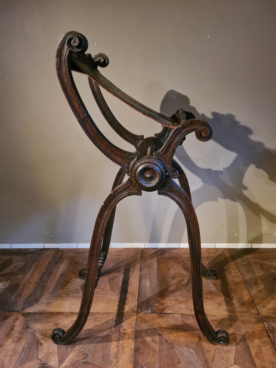 Walnut Lectern In First Patina And Textured Leather, 17th Century Toscany-photo-2