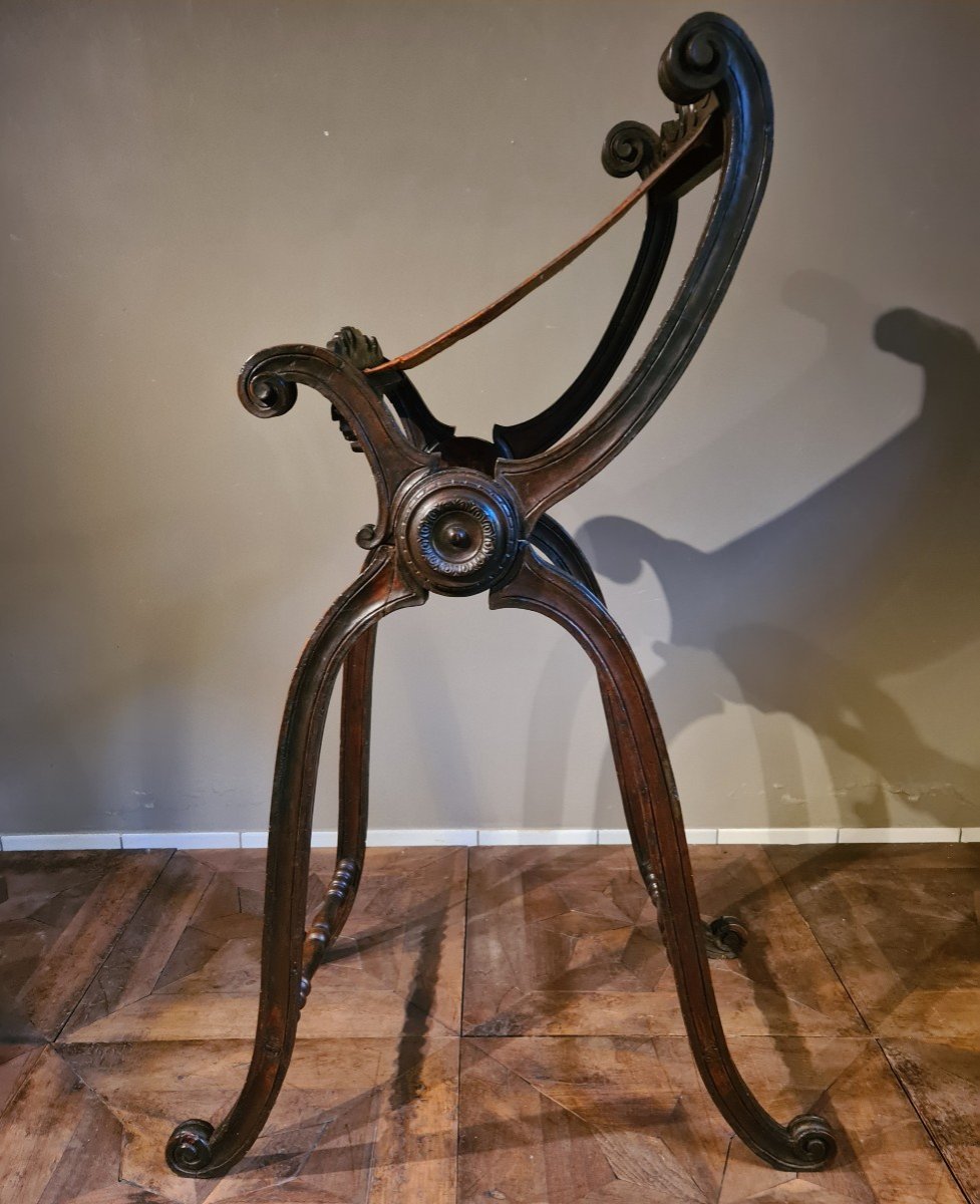 Walnut Lectern In First Patina And Textured Leather, 17th Century Toscany-photo-4