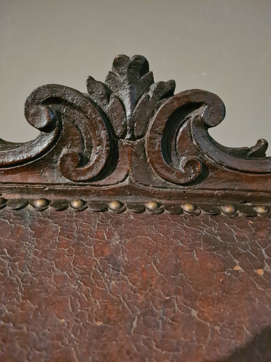 Walnut Lectern In First Patina And Textured Leather, 17th Century Toscany-photo-2