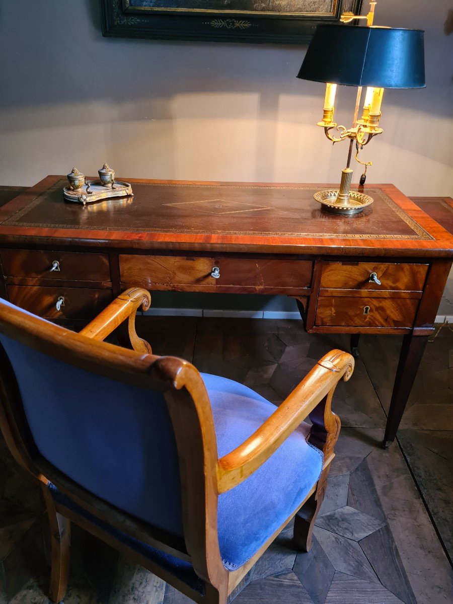 19th Century French Mahogany Veneered Desk-photo-3