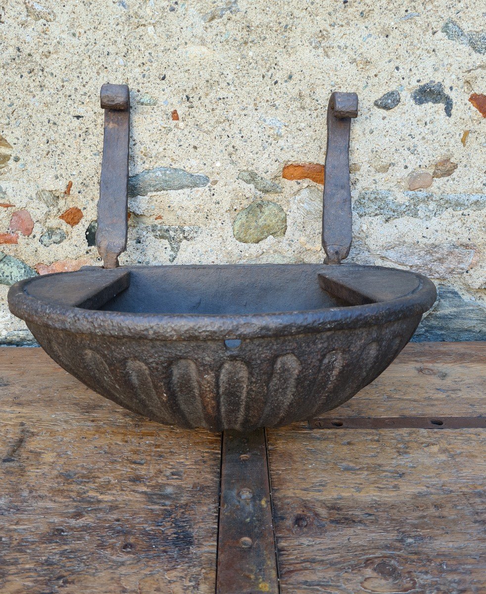 Iron Tub With Supports 17th/18th Century 