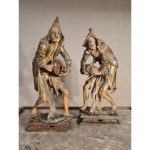 Paire De Sculptures En Bois Représentant Deux Sorsières