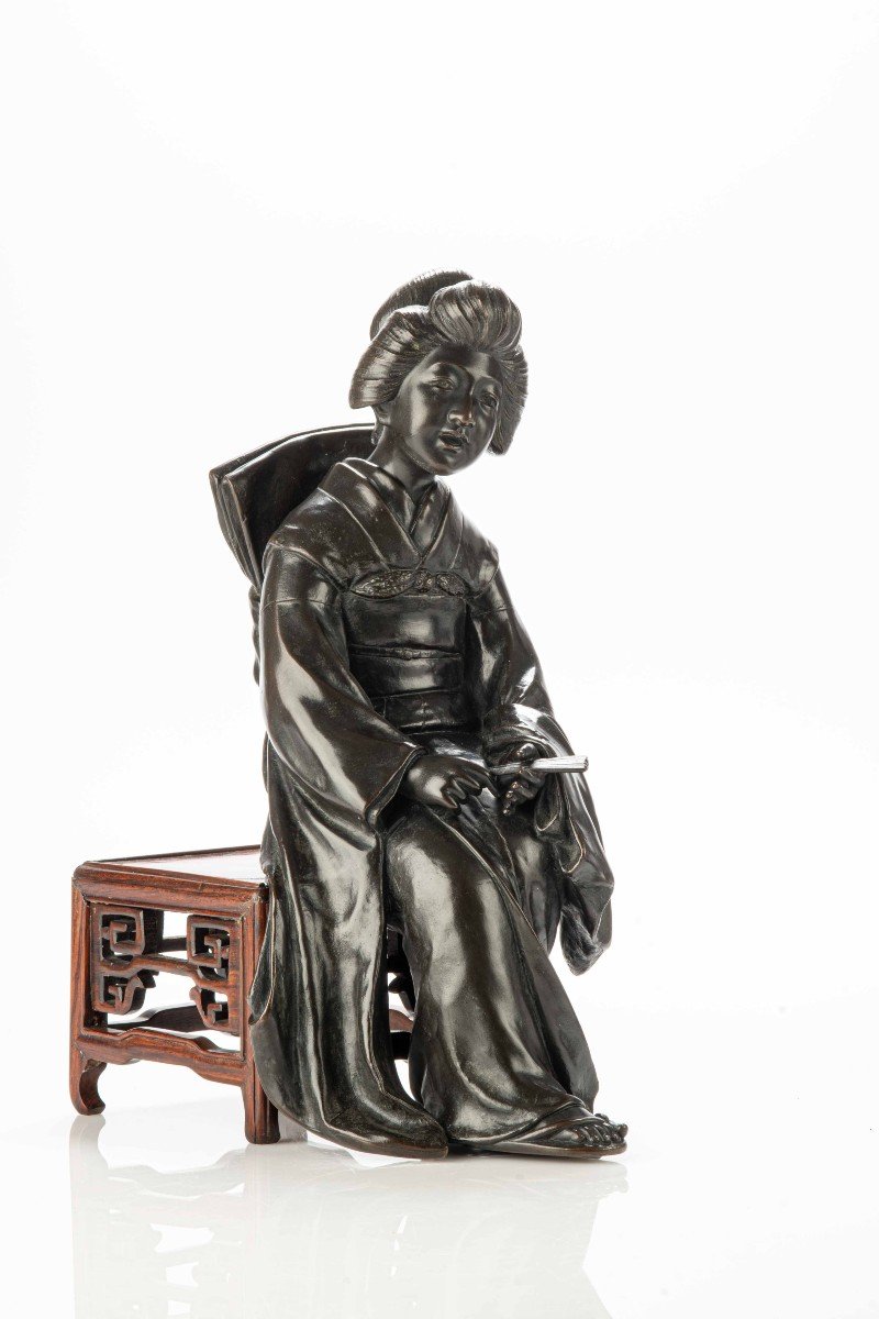 A Tokyo School Bronze Sculpture Depicting A Sitting Geisha-photo-2