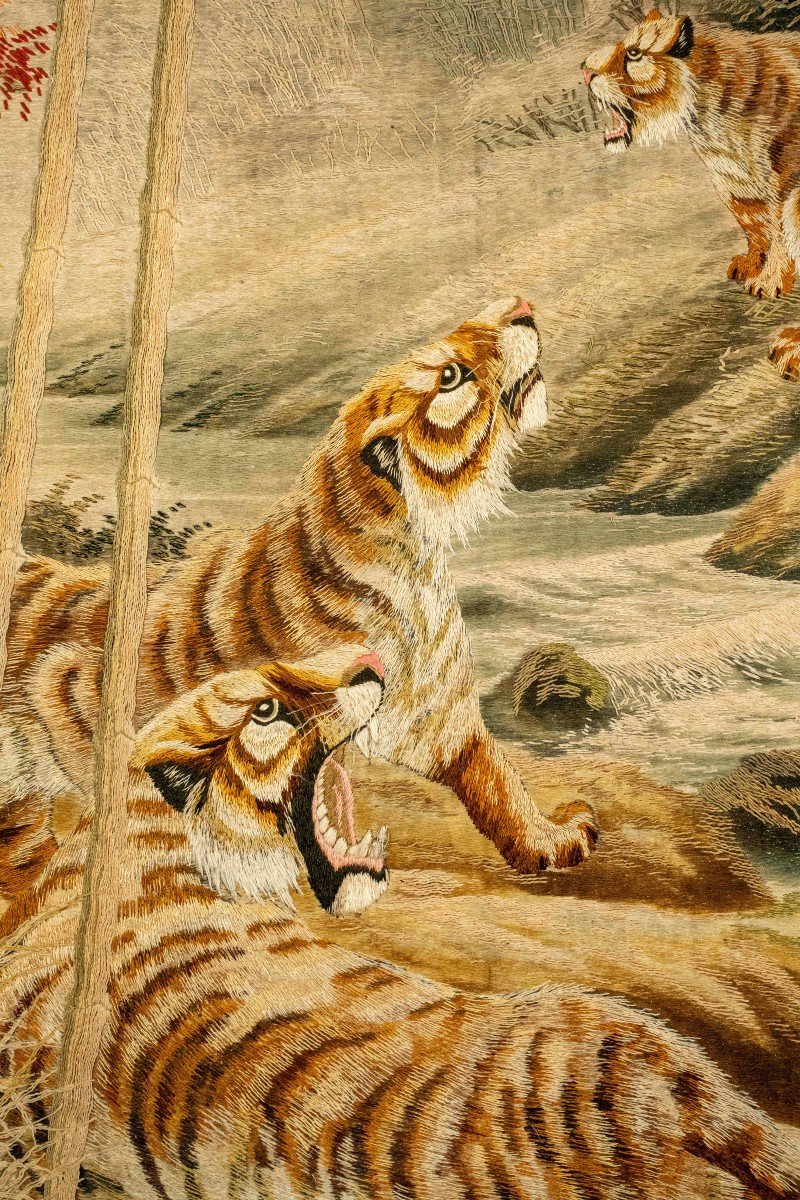 A Japanese Tapestry Depicting Four Tigers-photo-4