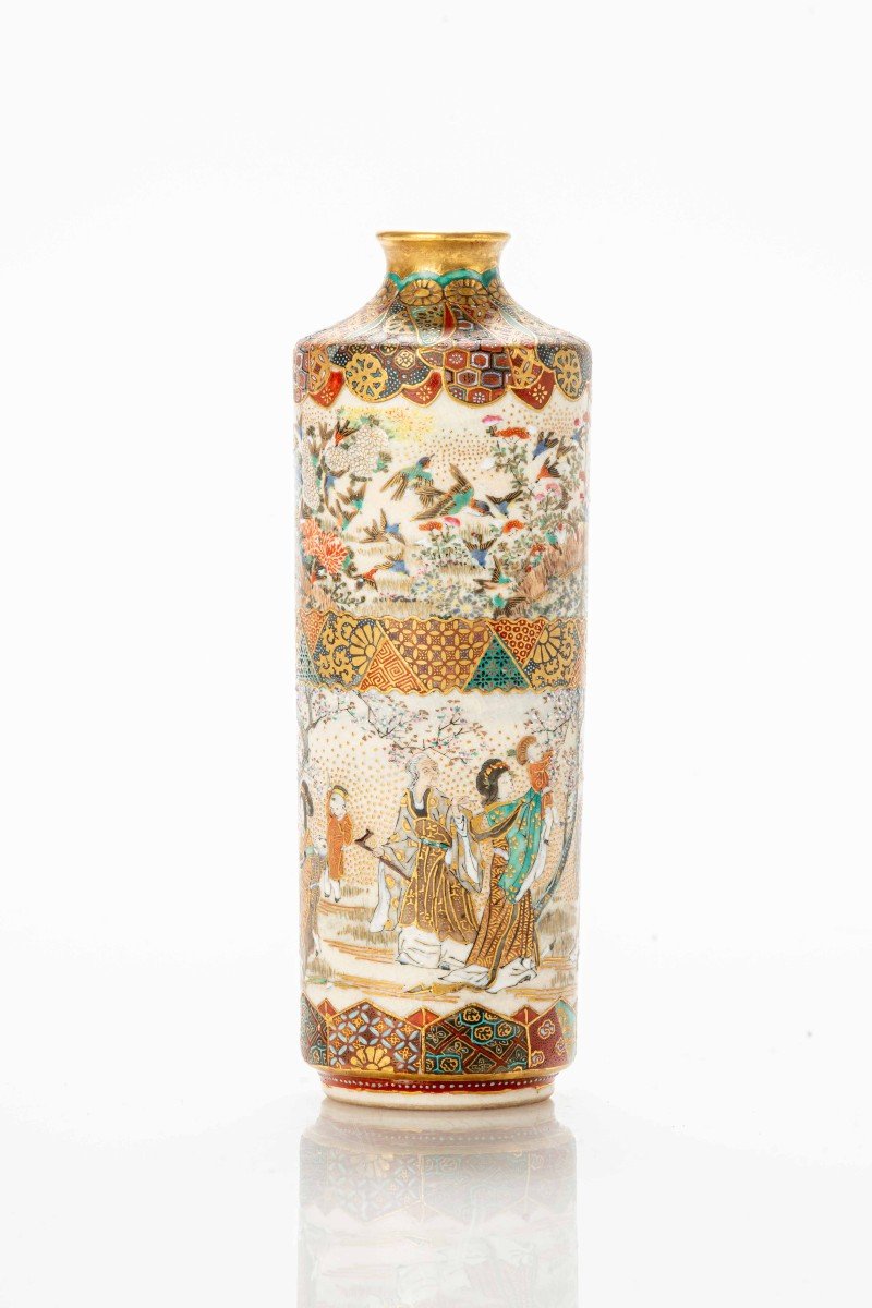 A Finely Painted And Glazed Satsuma Vase-photo-2