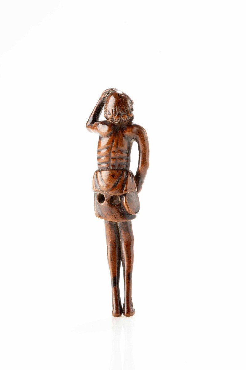 A Boxwood Netsuke Depicting A South Sea Islander-photo-3