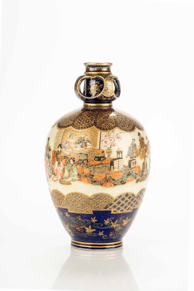 A Satsuma Vase With Numerous Figures Bringing Gift-photo-2