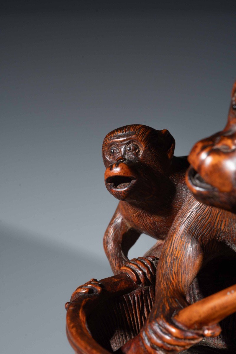 A Boxwood Okimono Depicting Two Monkeys, Signed Jigaku-photo-5