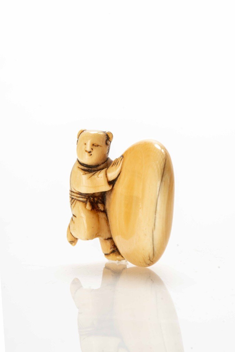 An Ivory Netsuke Depicting A Karako-photo-2