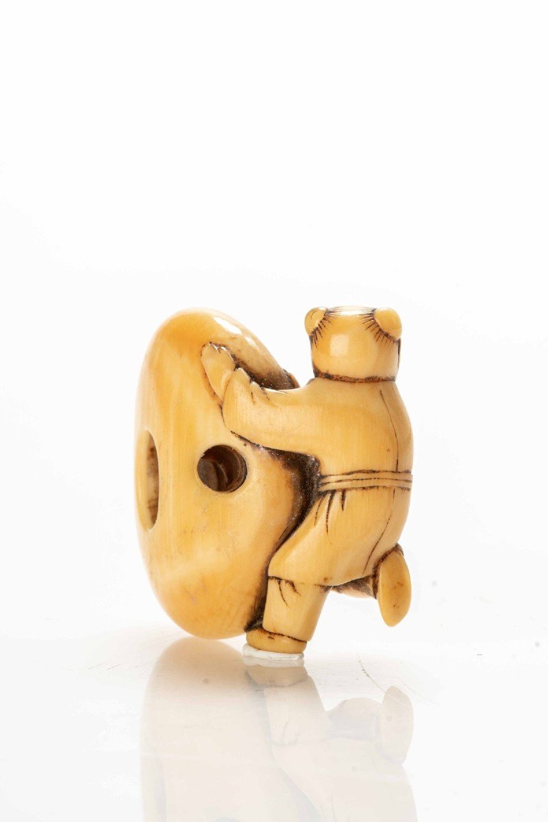 An Ivory Netsuke Depicting A Karako-photo-4