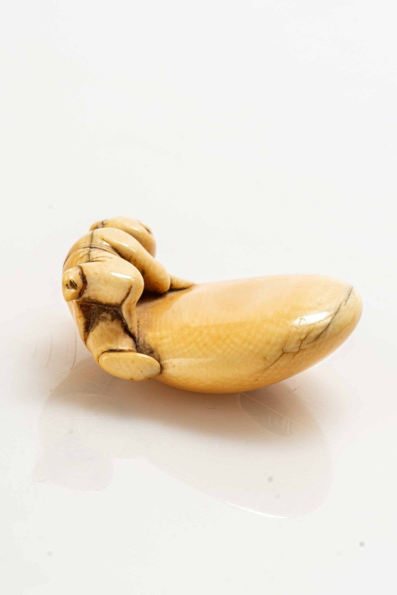 An Ivory Netsuke Depicting A Karako-photo-2