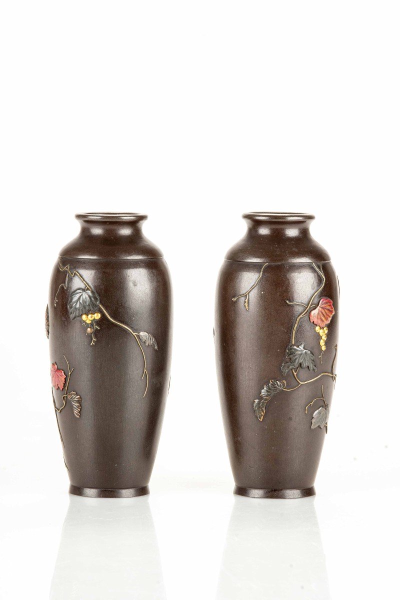 A Pair Of Iron Vases Decorated With Inlays-photo-3