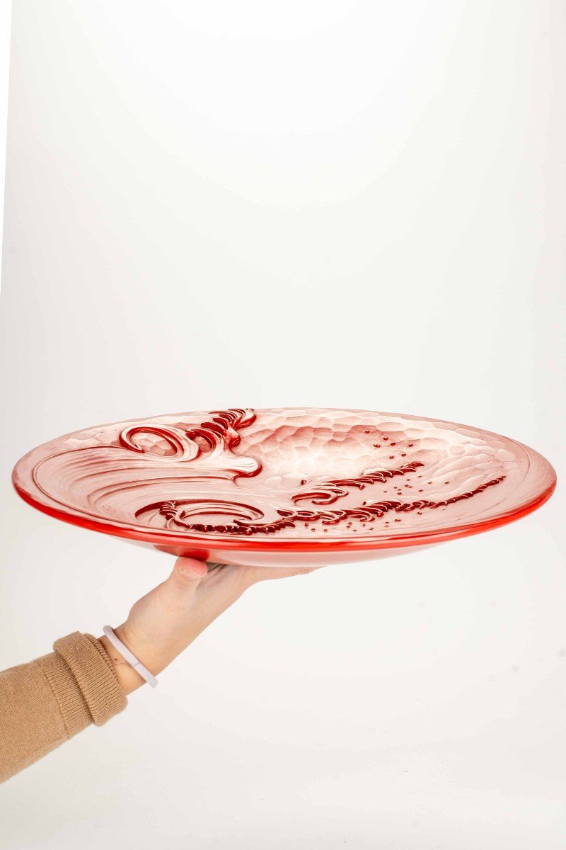 A Lacquered Wooden Plate Decorated In Relief With A Majestic Wave-photo-2