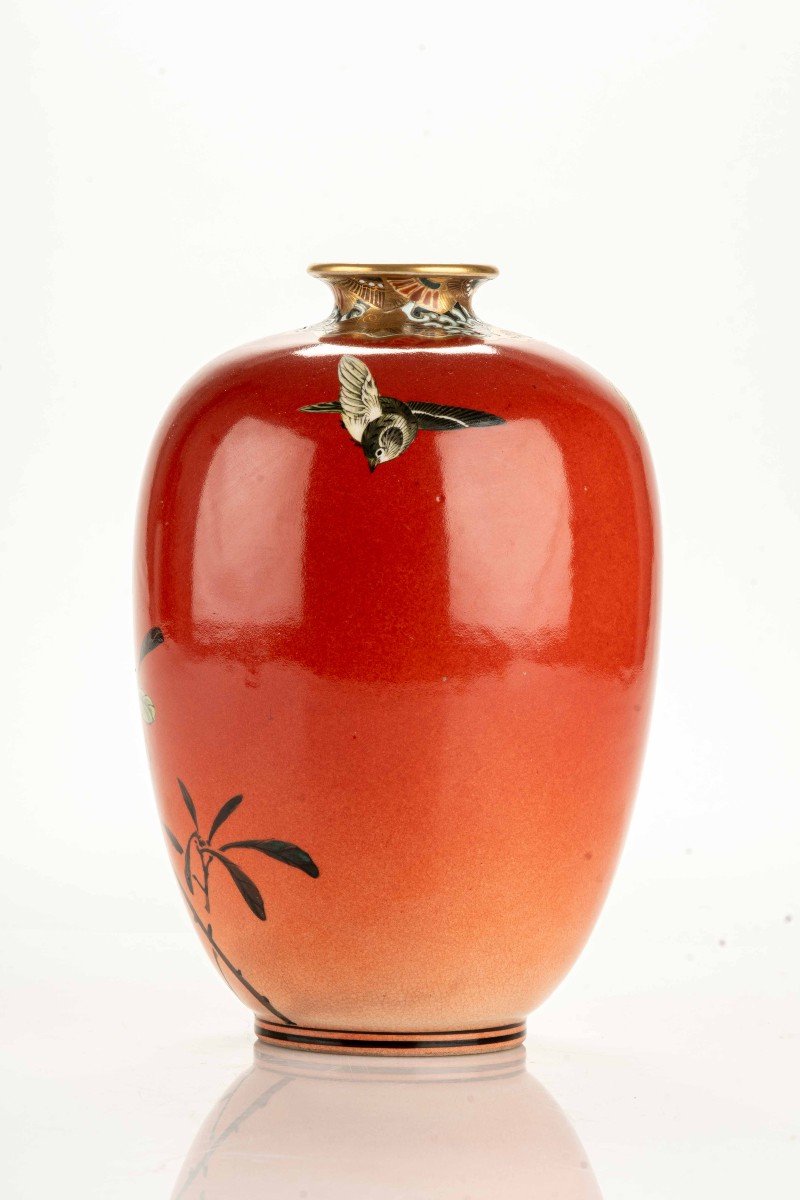 Vase Satsuma Vernissé Dans Une Teinte Rouge-orangé Avec Un Motif Floral Polychrome-photo-2