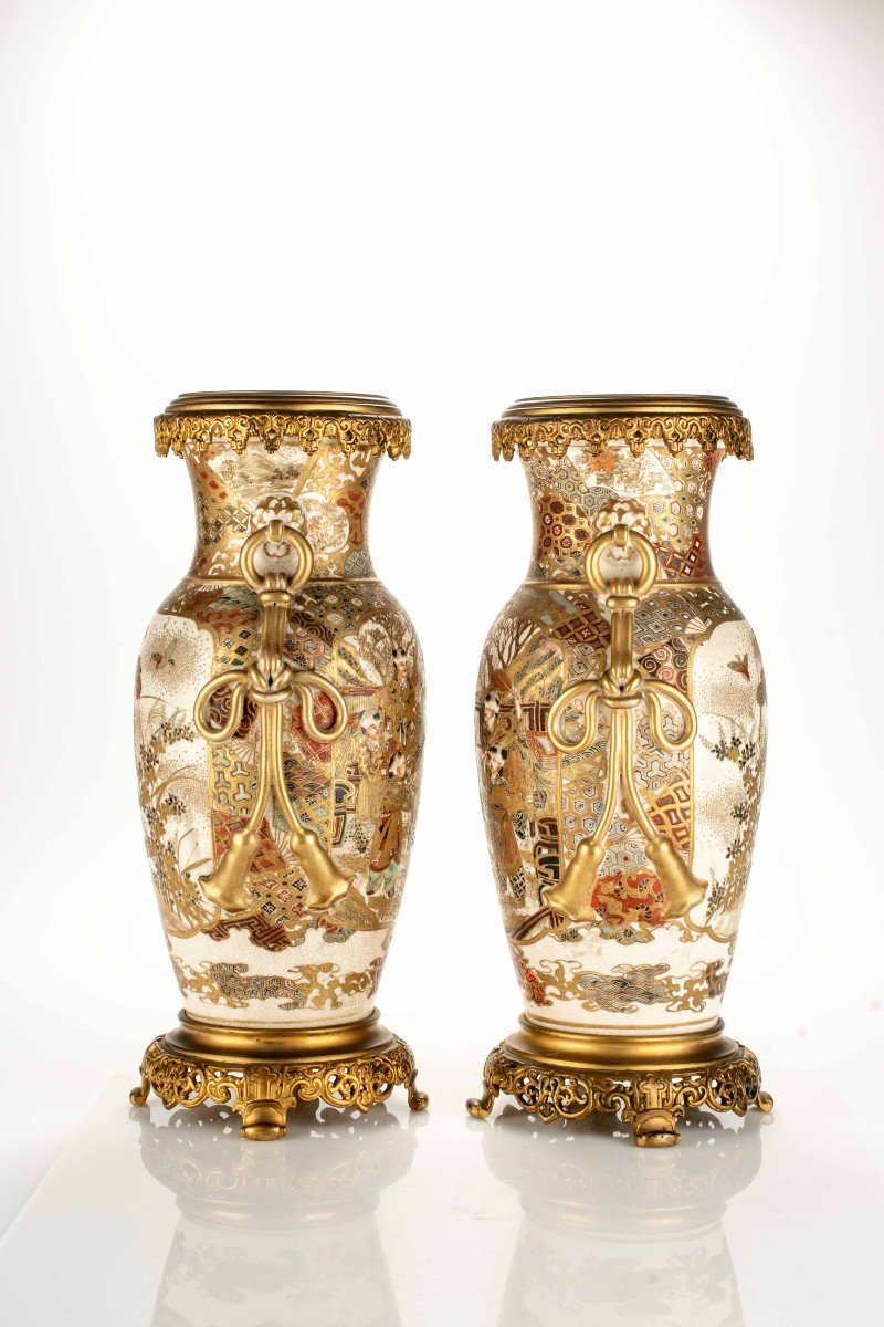 A Pair Of Satsuma Ceramic Vases With Scenes Of Children And Flowers-photo-2