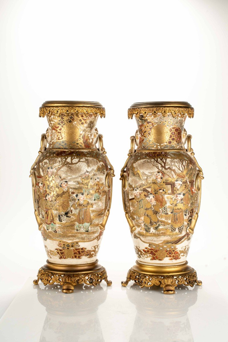 A Pair Of Satsuma Ceramic Vases With Scenes Of Children And Flowers-photo-3