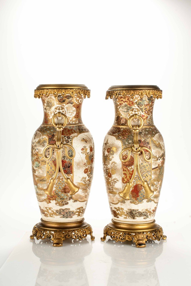 Paire De Vases En Céramique Satsuma à Décor De Scènes d'Enfants Et De Chrysanthèmes-photo-4