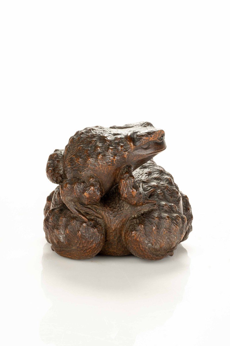 A Wooden Okimono Depicting Two Toads, Signed Harumitsu-photo-4