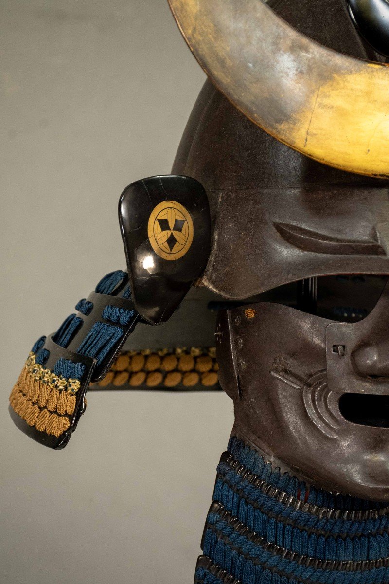 A Momonari Kabuto Type Samurai Helmet And A Menpō Mask-photo-2