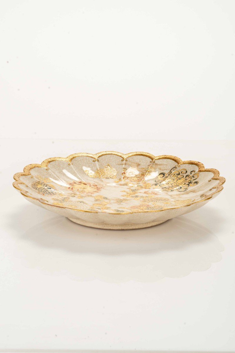 A Circular Satsuma Ceramic Plate With Floral Motif-photo-1