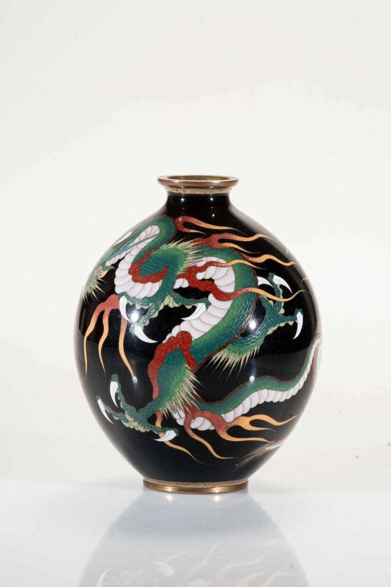 A Globular Cloisonné Vase Depicting Two Dragons Looking At Each Other-photo-3