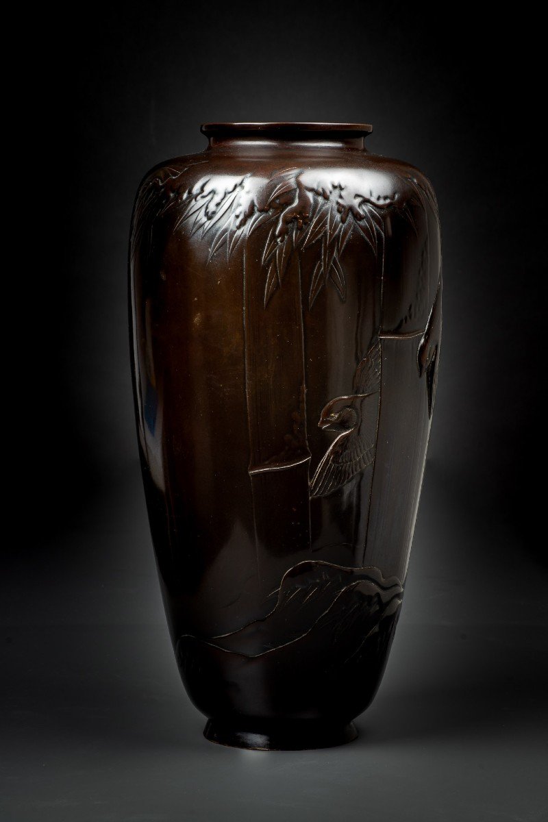 A Japanese Bronze Vase -photo-2