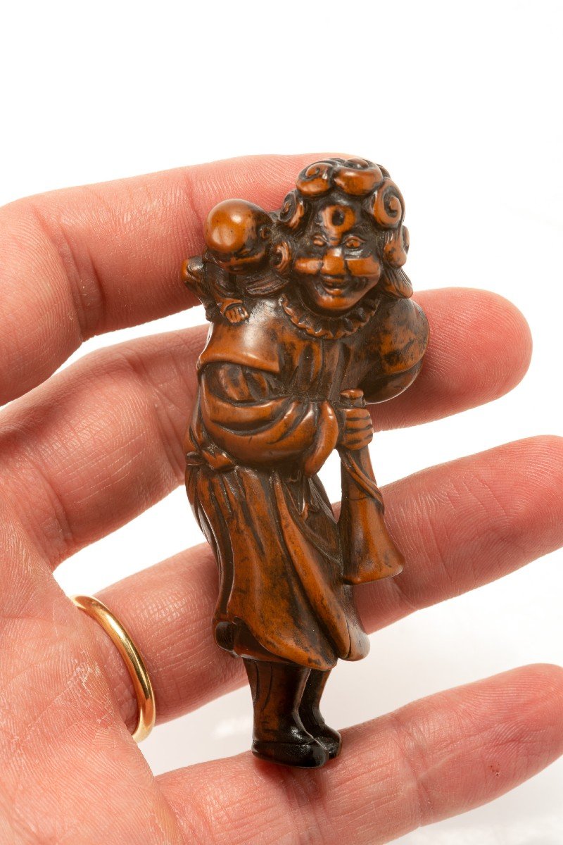 A Japanese Netsuke Depicting A Dutchman With A Child-photo-3