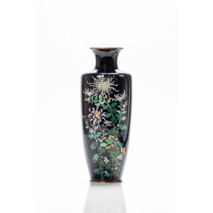Vase Japonais En émail Cloisonné Avec Des Chrysanthèmes
