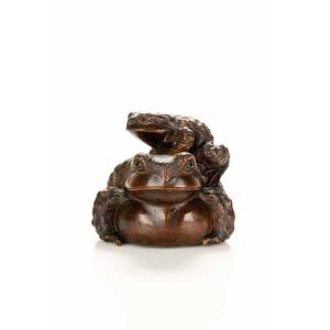 A Wooden Okimono Depicting Two Toads, Signed Harumitsu