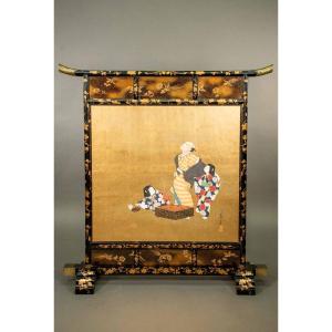 A Single-panel Screen In Lacquered Wood, Enriched By Two Paintings