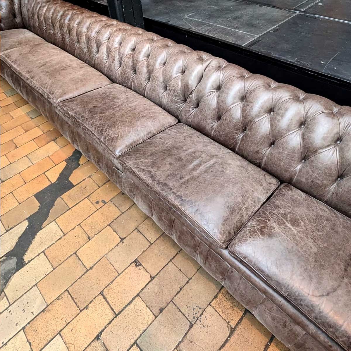 Old Chesterfield 5.75m Long-photo-2