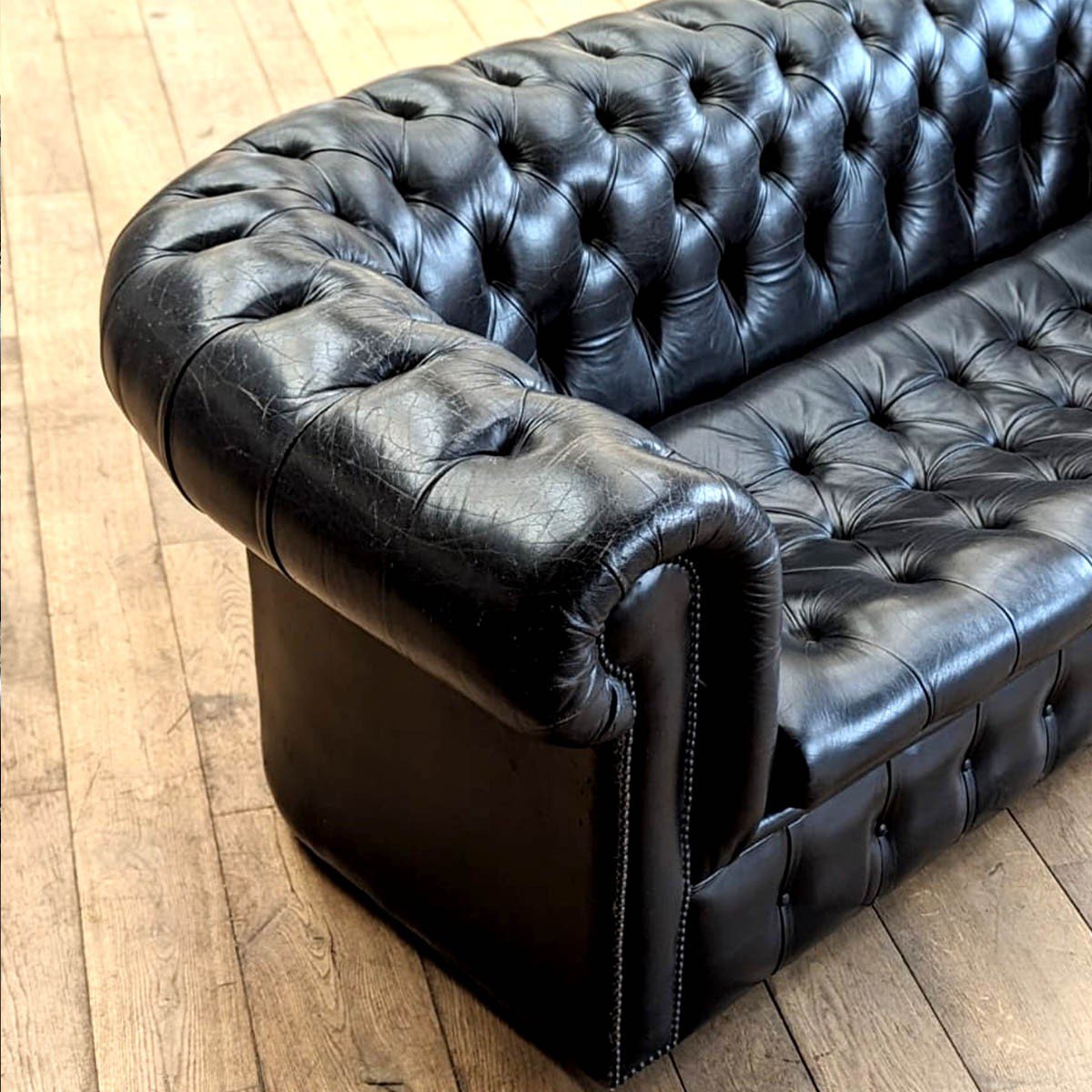 Chesterfield Old Black-photo-3