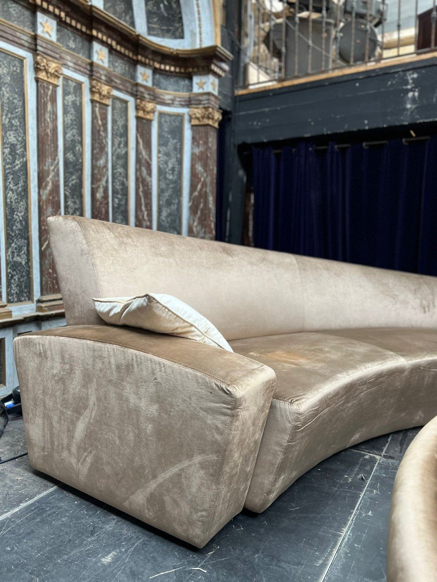Large Kagan Style Rounded Sofa-photo-1