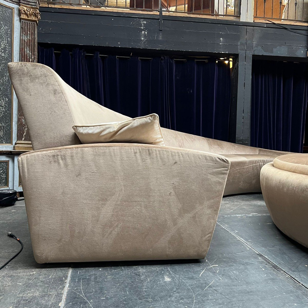 Large Kagan Style Rounded Sofa-photo-4