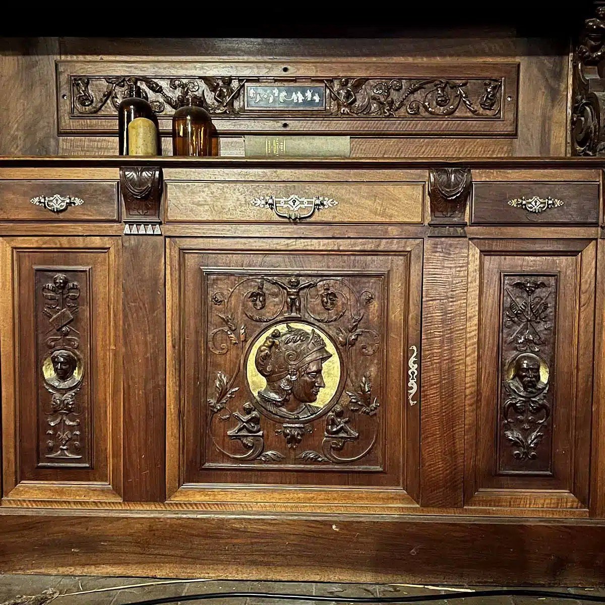 Norman Library Woodwork In Louis XIII Style In Walnut And Gilding-photo-3